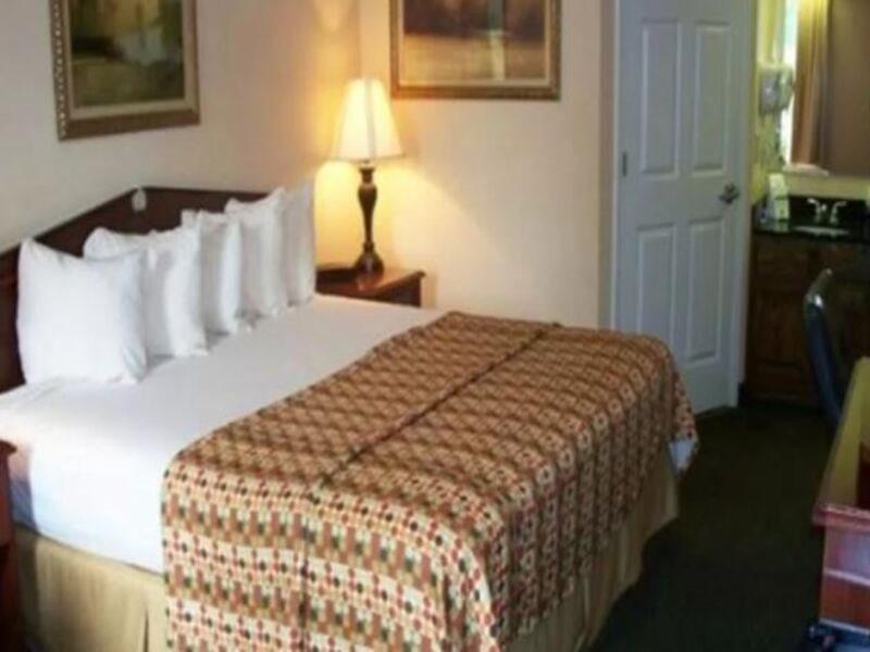 Baymont By Wyndham Sanford Hotel Eksteriør billede